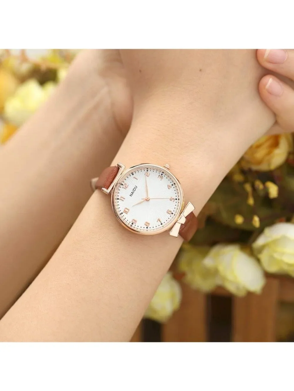 Women's Brown Analog Quartz Classic Simple Leather Arabic Numerals Wrist Watch